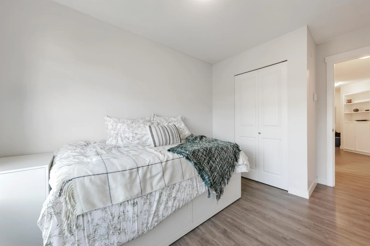 Laundry Room Photo of 401 3132 Dayanee Springs Boulevard, Coquitlam, BC