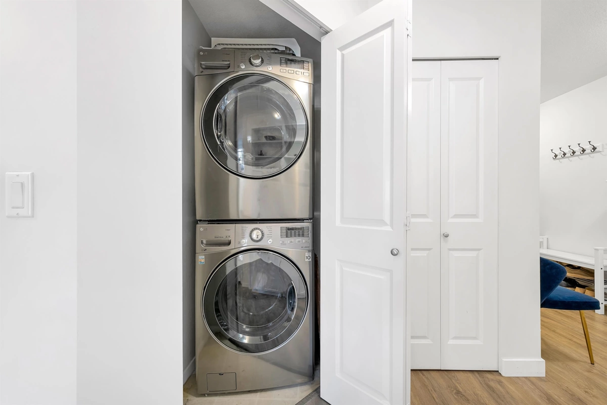 Staircase Photo of 401 3132 Dayanee Springs Boulevard, Coquitlam, BC