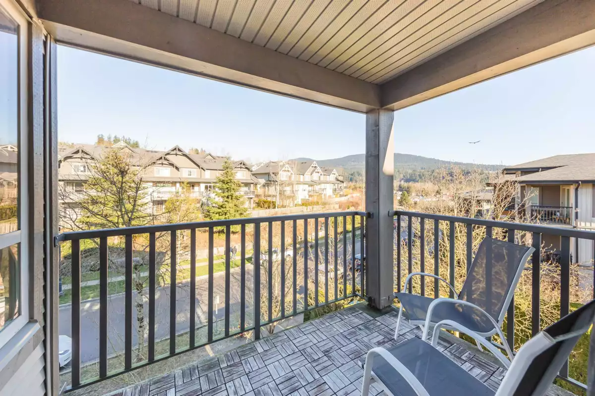 Walk-In Closet Photo of 401 3132 Dayanee Springs Boulevard, Coquitlam, BC