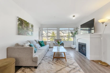 401 3132 Dayanee Springs Boulevard, Coquitlam, BC