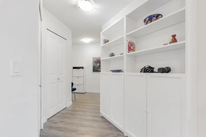 Hallway Photo of 401 3132 Dayanee Springs Boulevard, Coquitlam, BC