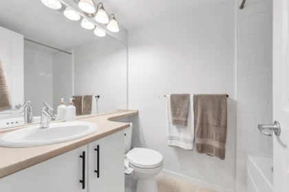 Mudroom Photo of 401 3132 Dayanee Springs Boulevard, Coquitlam, BC
