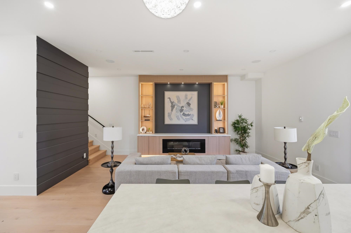 Breakfast Nook Photo of 1 6139 Ashworth Avenue, Burnaby, BC