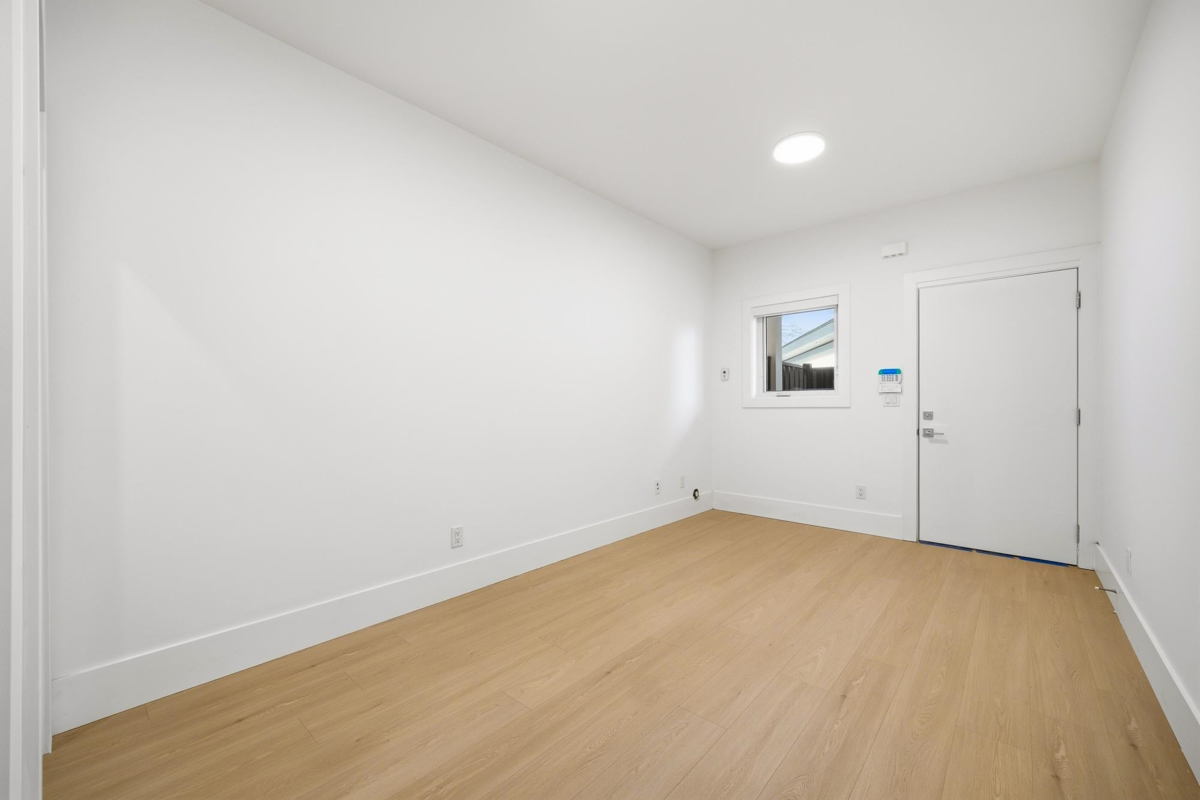 Garden / Landscaping Photo of 1 6139 Ashworth Avenue, Burnaby, BC