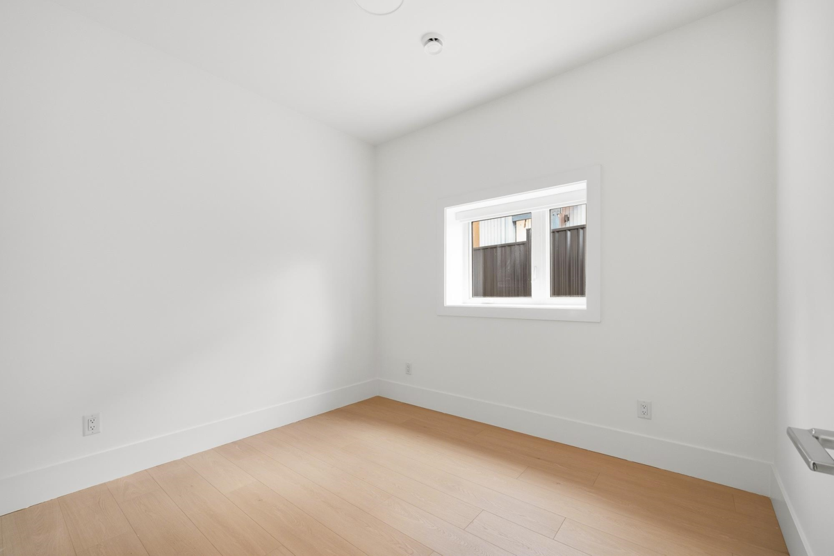 Hot Tub / Spa Photo of 1 6139 Ashworth Avenue, Burnaby, BC