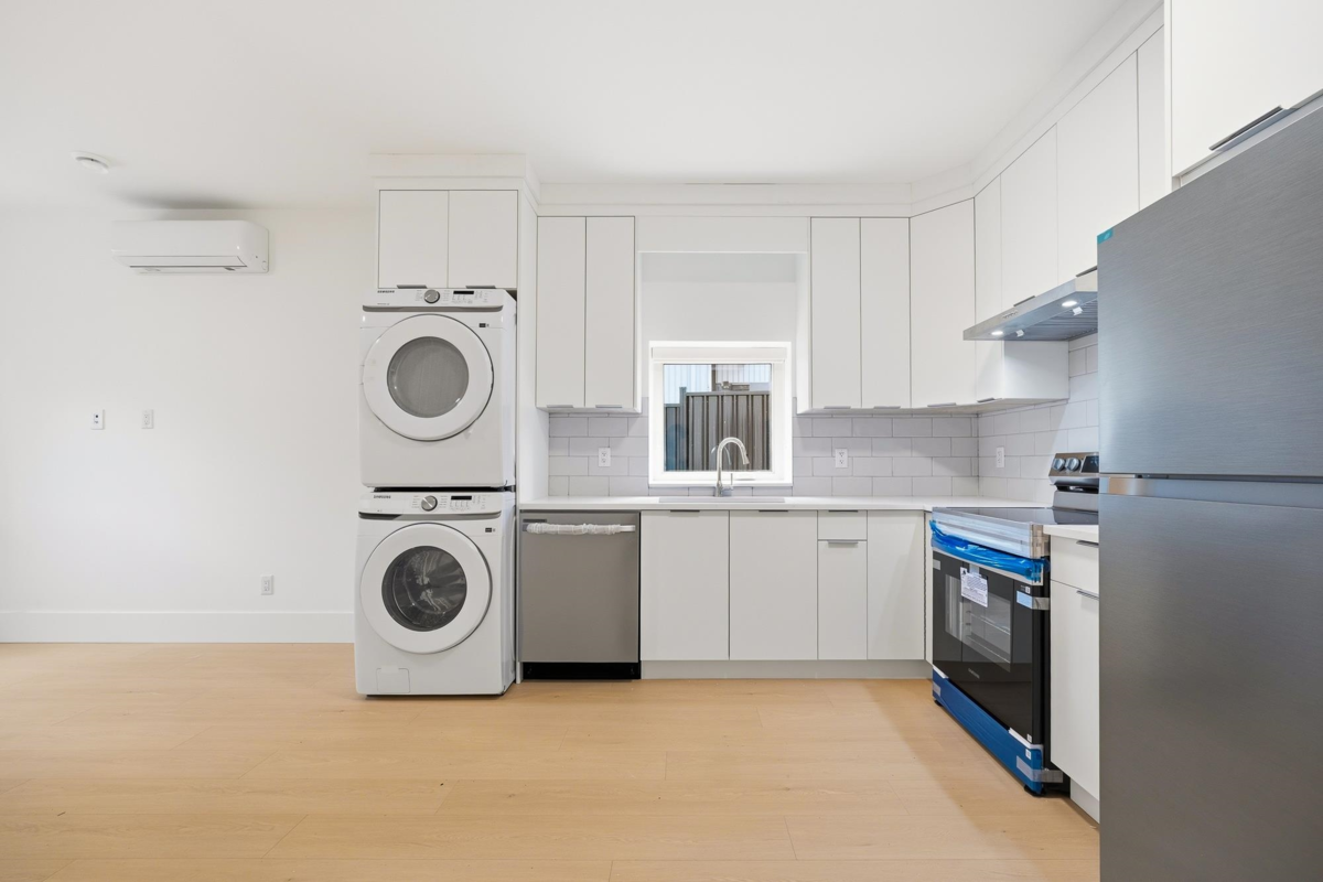 Swimming Pool Photo of 1 6139 Ashworth Avenue, Burnaby, BC