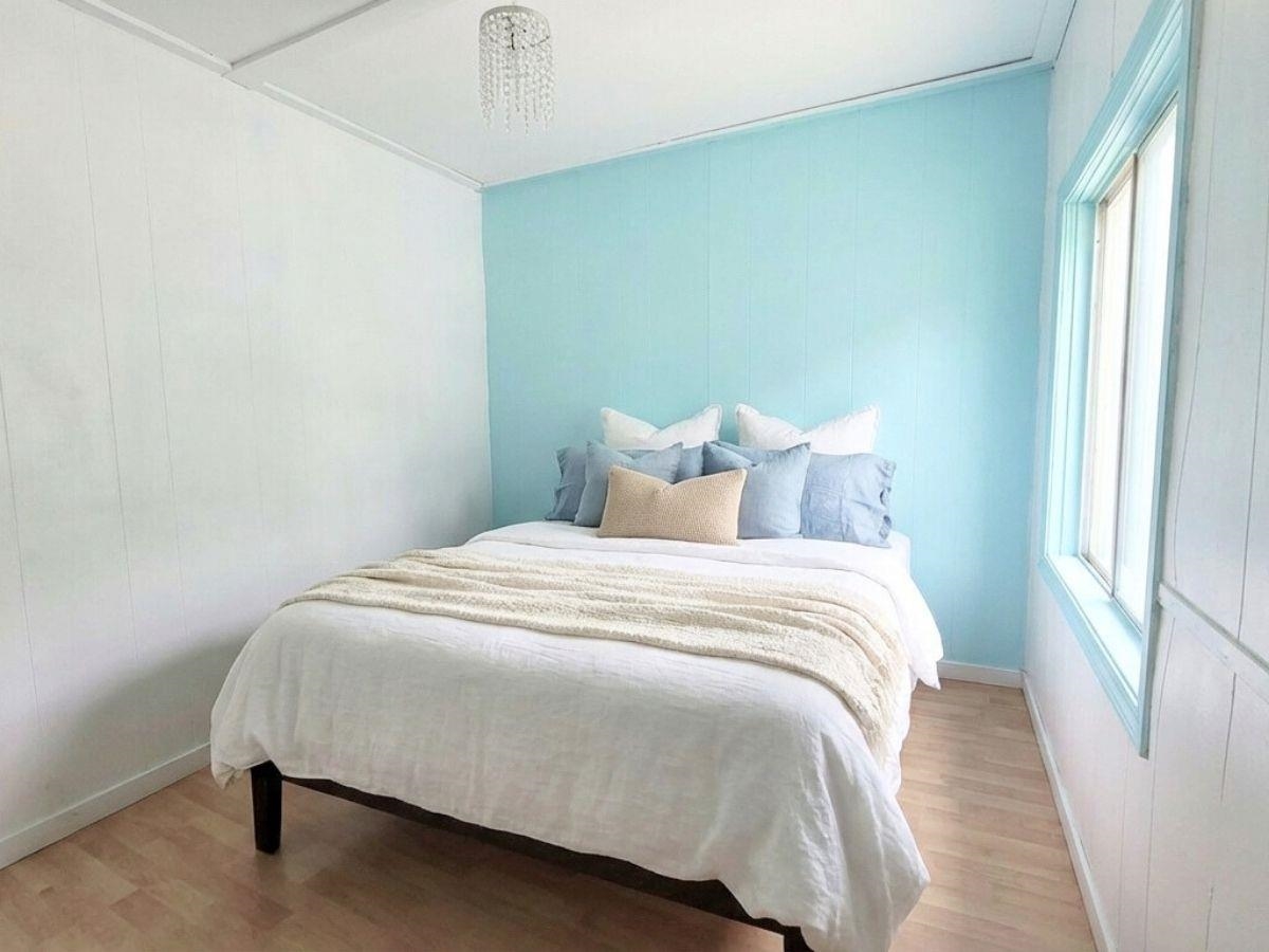 Kitchen Island Photo of 942 Lee Street, White Rock, BC