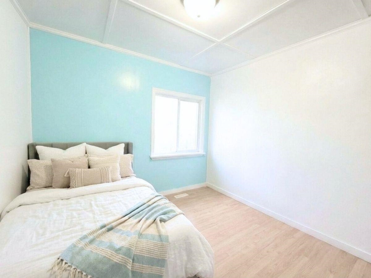 Kitchen Photo of 942 Lee Street, White Rock, BC