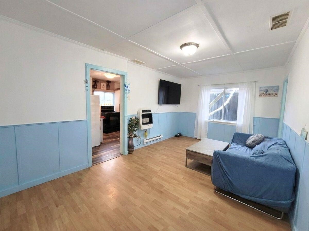 Living Room Photo of 942 Lee Street, White Rock, BC