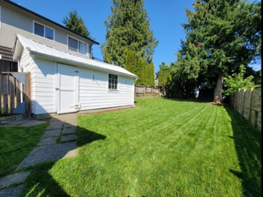 Pantry Photo of 942 Lee Street, White Rock, BC