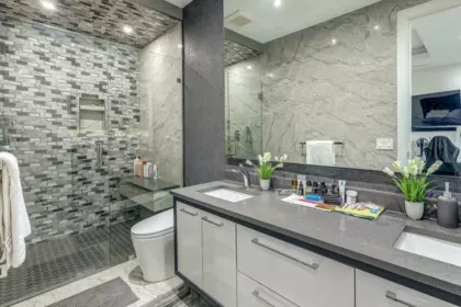 Entry Foyer Photo of 6149 181a Street, Surrey, BC
