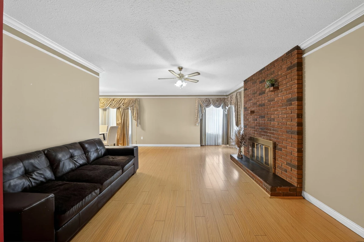 Kitchen Photo of 7351 141a Street, Surrey, BC