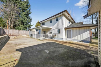 Hallway Photo of 7351 141a Street, Surrey, BC
