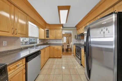 Walk-In Closet Photo of 7351 141a Street, Surrey, BC