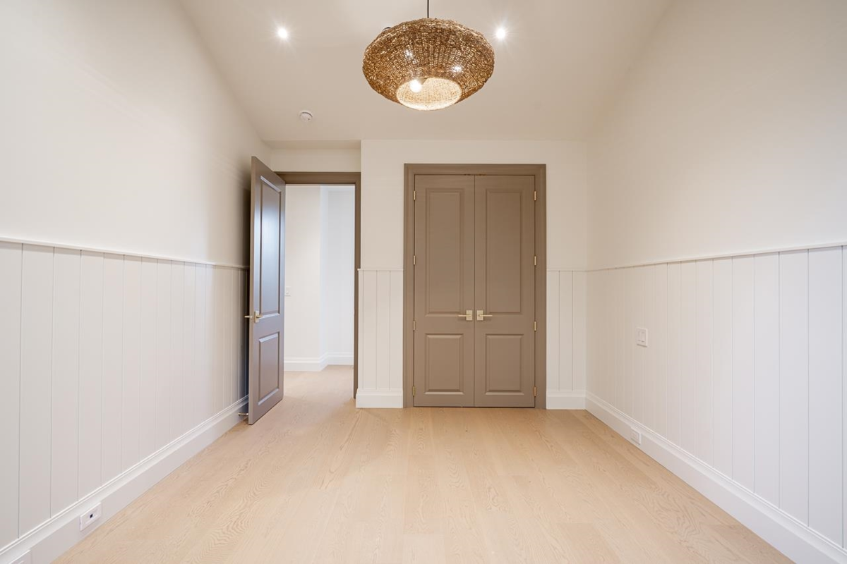 Entry Foyer Photo of 9033 Queen Street, Langley, BC
