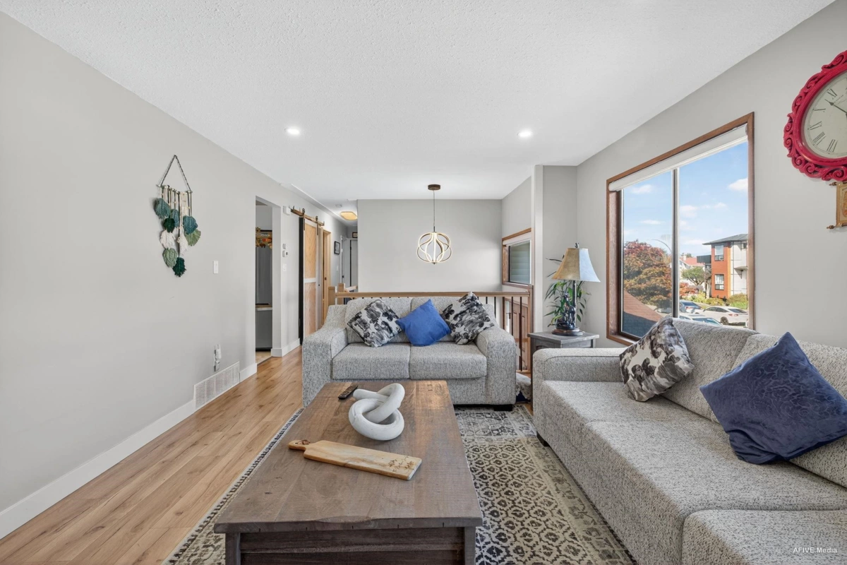 Walk-In Closet Photo of 3443 Shuswap Terrace, Abbotsford, BC