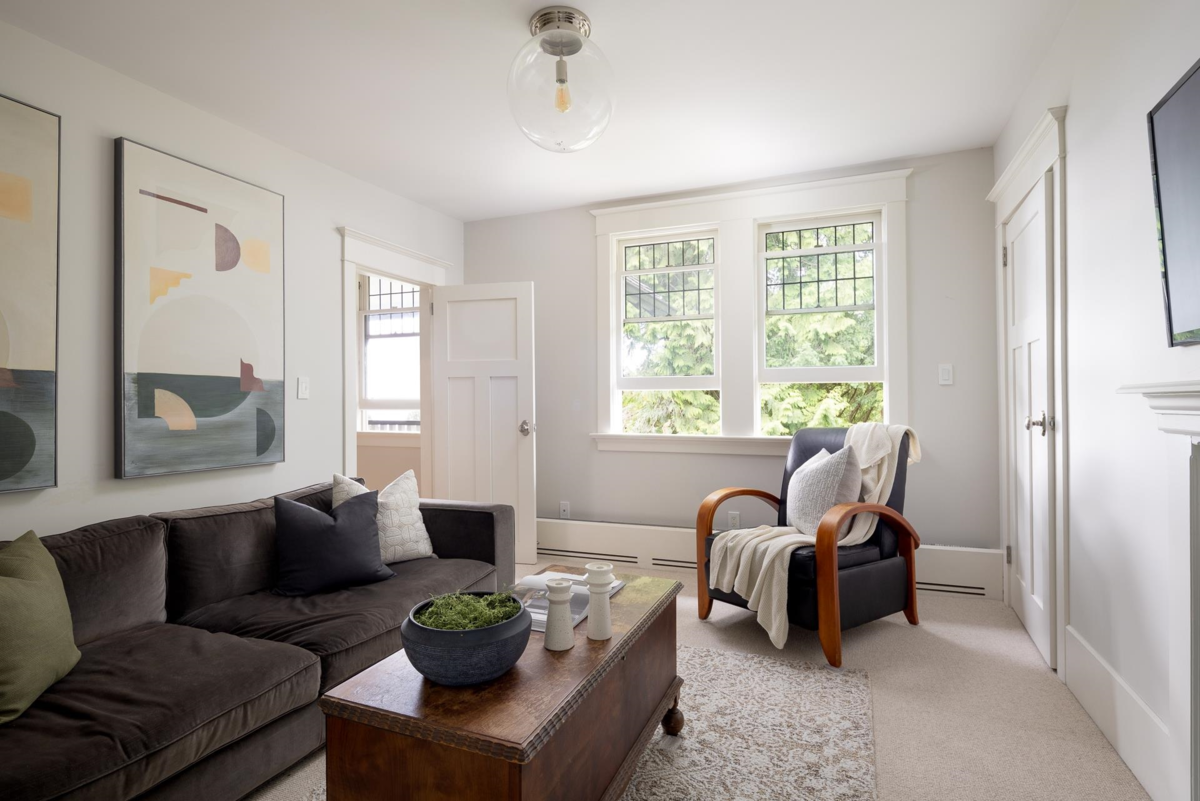 Mudroom Photo of 3545 Dowsley Court, North Vancouver, BC