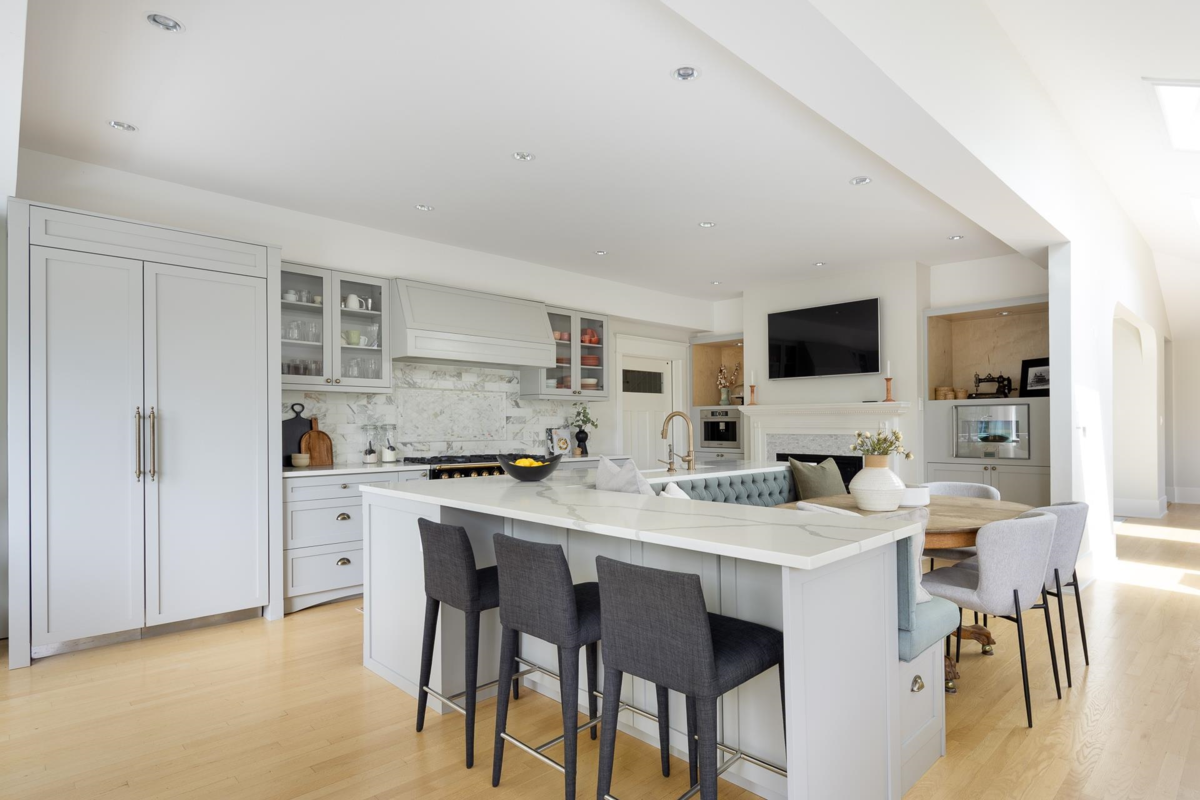 Walk-In Closet Photo of 3545 Dowsley Court, North Vancouver, BC