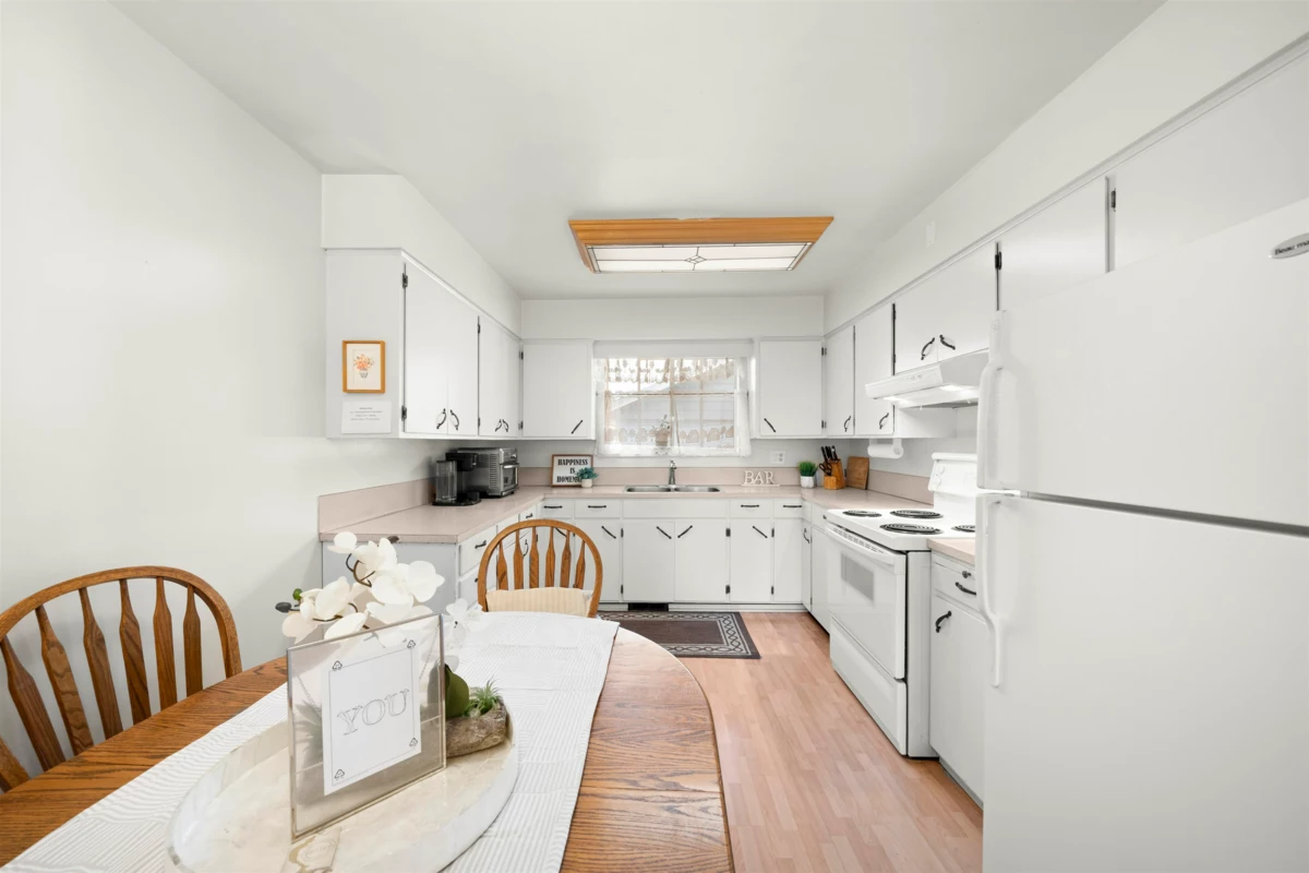 Breakfast Nook Photo of 8431 Rosebank Crescent, Richmond, BC