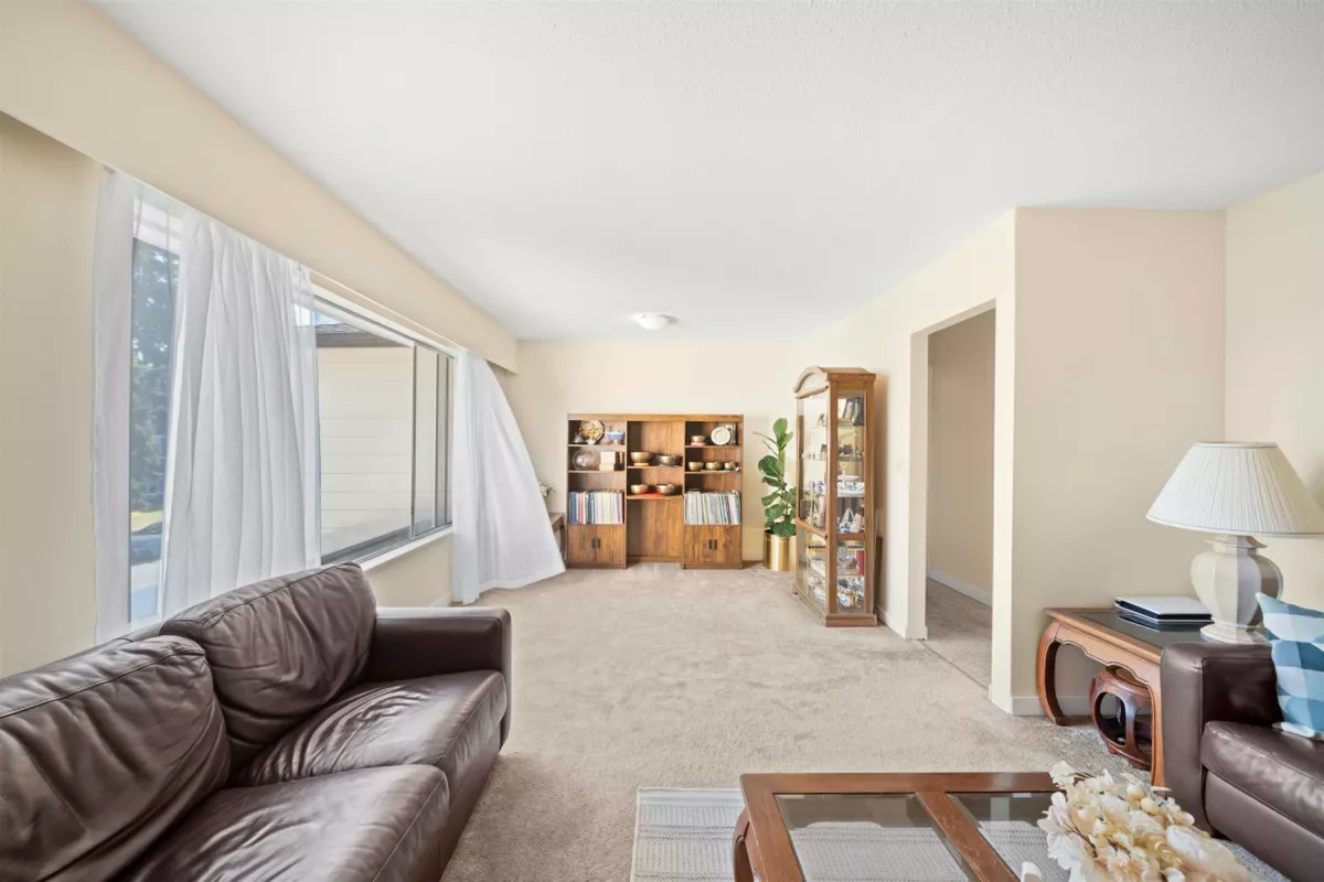 Family Room Photo of 8431 Rosebank Crescent, Richmond, BC