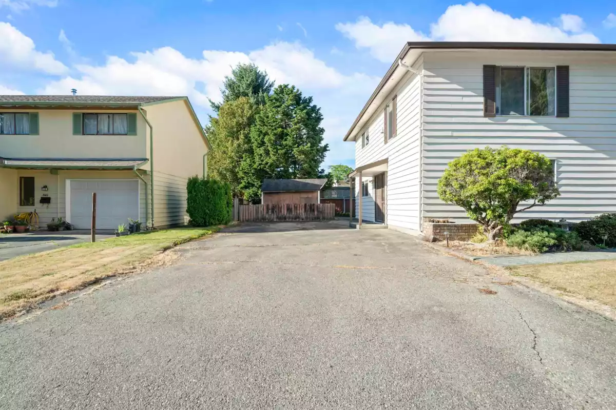 Hallway Photo of 8431 Rosebank Crescent, Richmond, BC