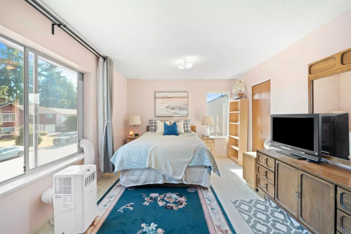 Kitchen Island Photo of 8431 Rosebank Crescent, Richmond, BC