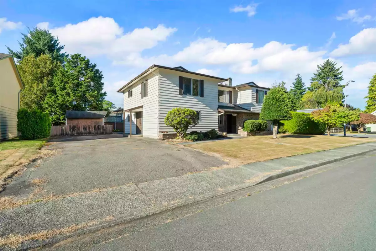 Staircase Photo of 8431 Rosebank Crescent, Richmond, BC