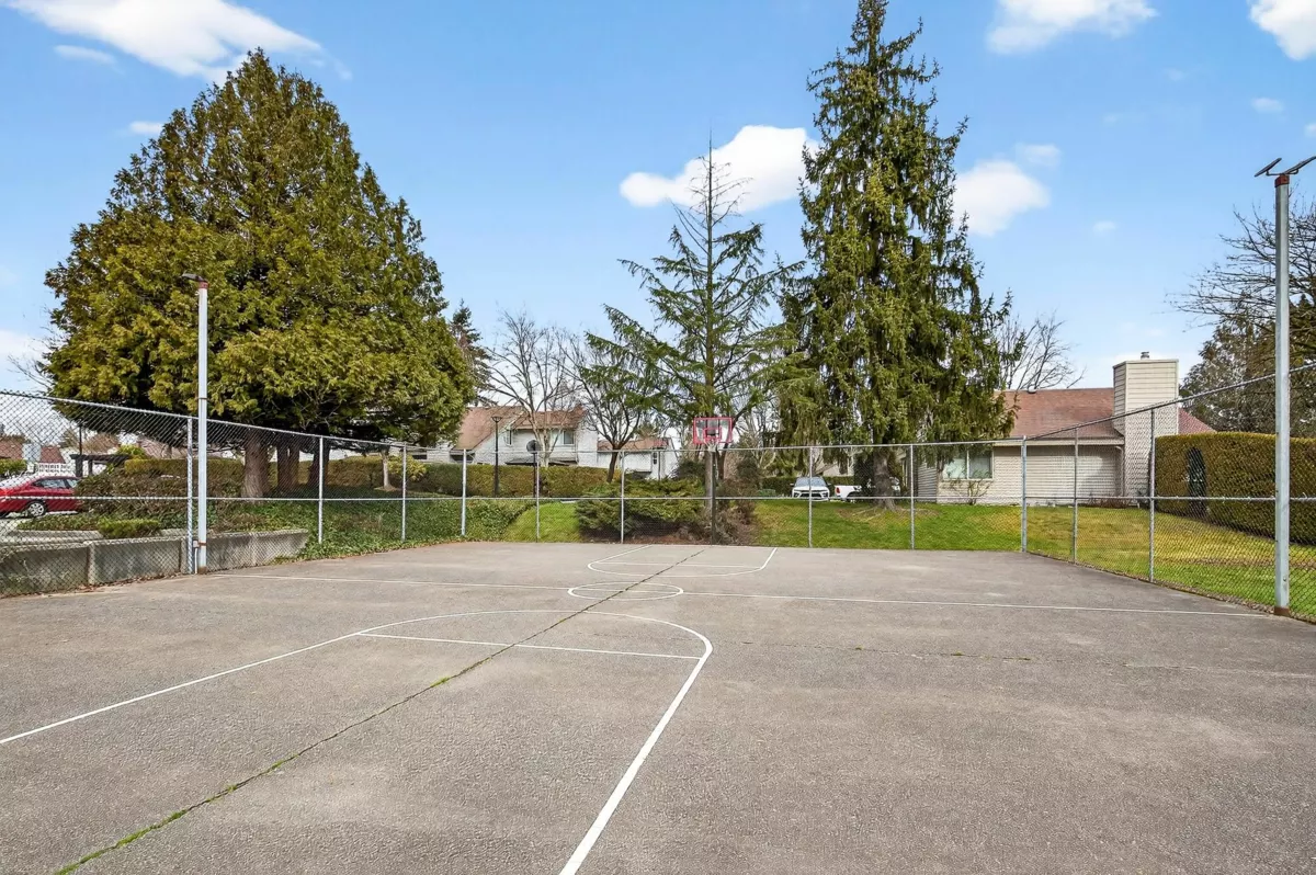 Backyard Photo of 6030 E Greenside Drive, Surrey, BC