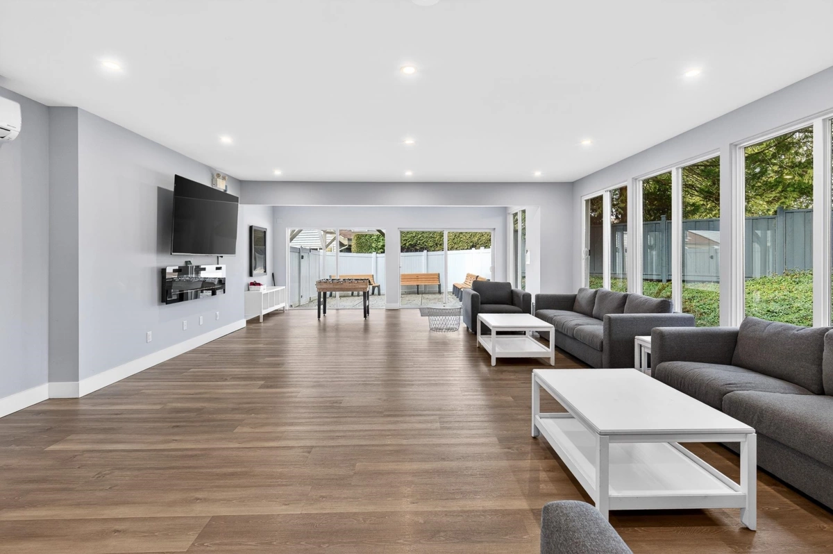 Entry Foyer Photo of 6030 E Greenside Drive, Surrey, BC