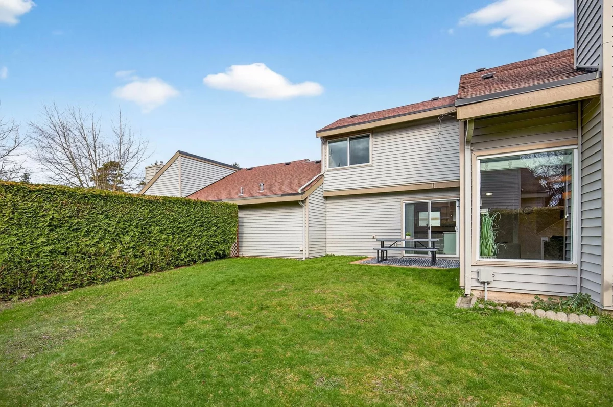 Living Room Photo of 6030 E Greenside Drive, Surrey, BC