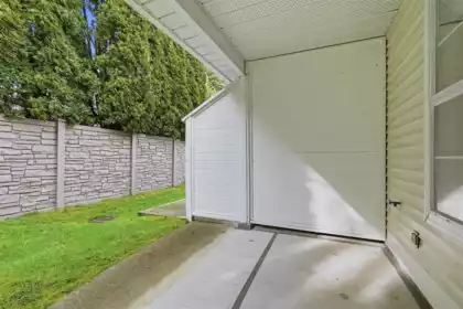 Hallway Photo of 46 6537 138 Street, Surrey, BC