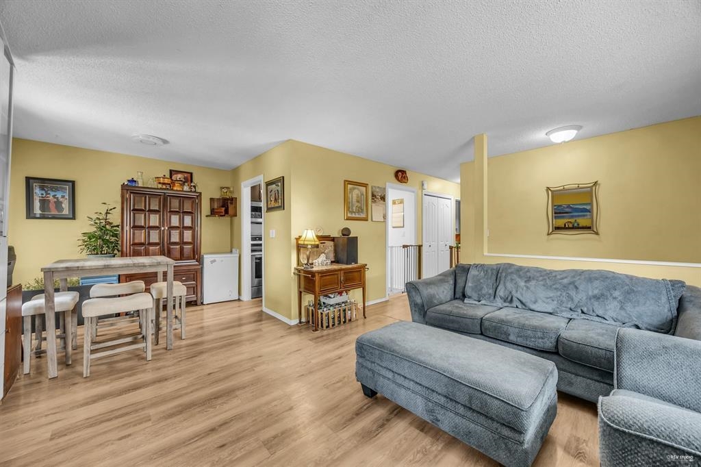 Kitchen Island Photo of 1202 10620 150 Street, Surrey, BC