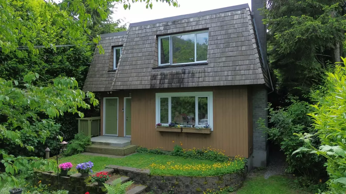 Breakfast Nook Photo of 6544 Royal Avenue, West Vancouver, BC