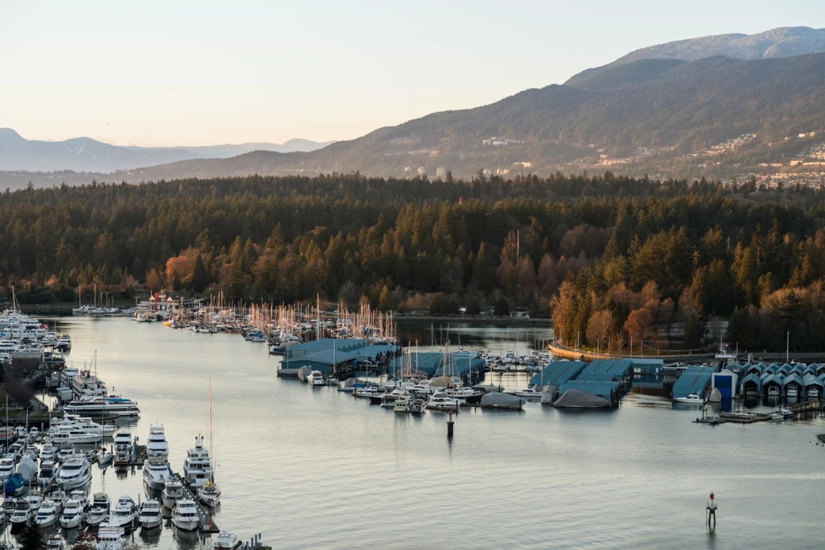 Entry Foyer Photo of 2201 277 Thurlow Street, Vancouver, BC