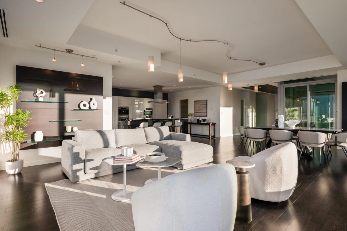 Kitchen Island Photo of 2201 277 Thurlow Street, Vancouver, BC