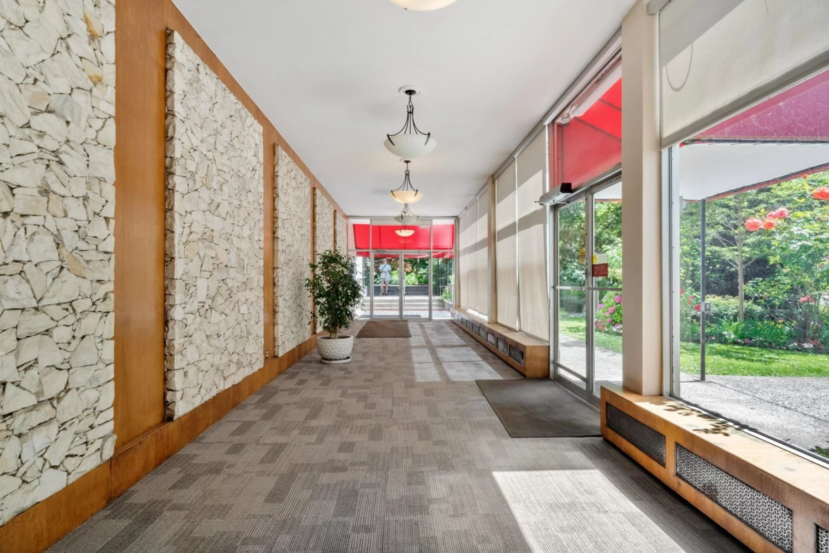Hallway Photo of 1202 1251 Cardero Street, Vancouver, BC