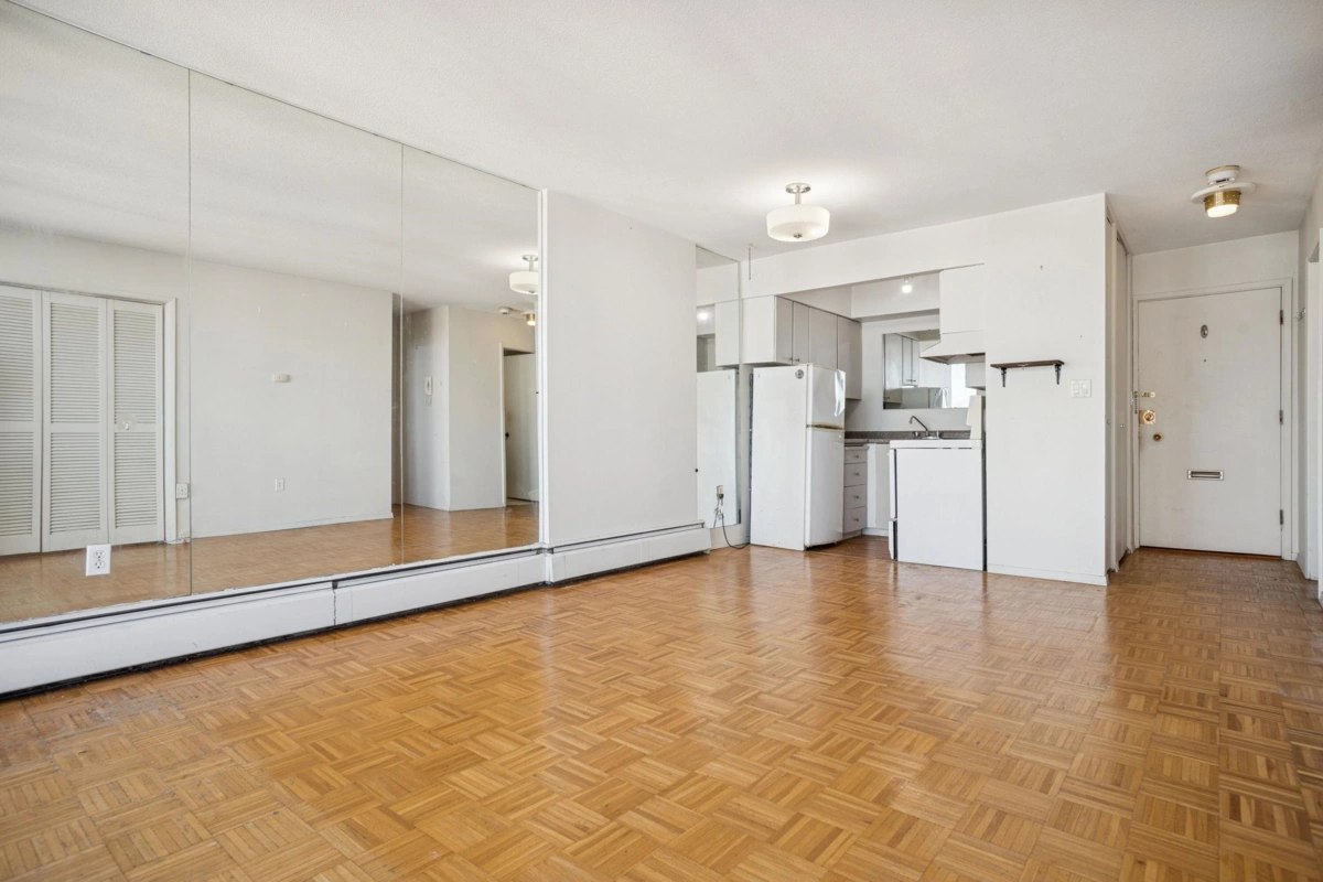 Kitchen Photo of 1202 1251 Cardero Street, Vancouver, BC