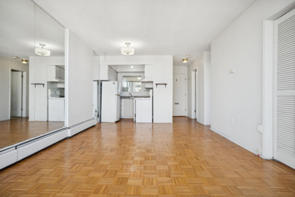 Kitchen Island Photo of 1202 1251 Cardero Street, Vancouver, BC
