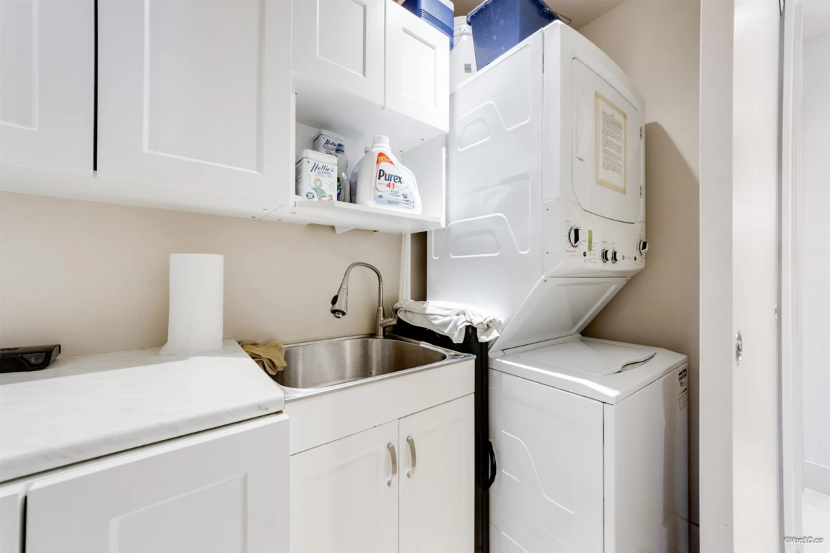 Backyard Photo of 29 415 Esplanade Avenue, North Vancouver, BC