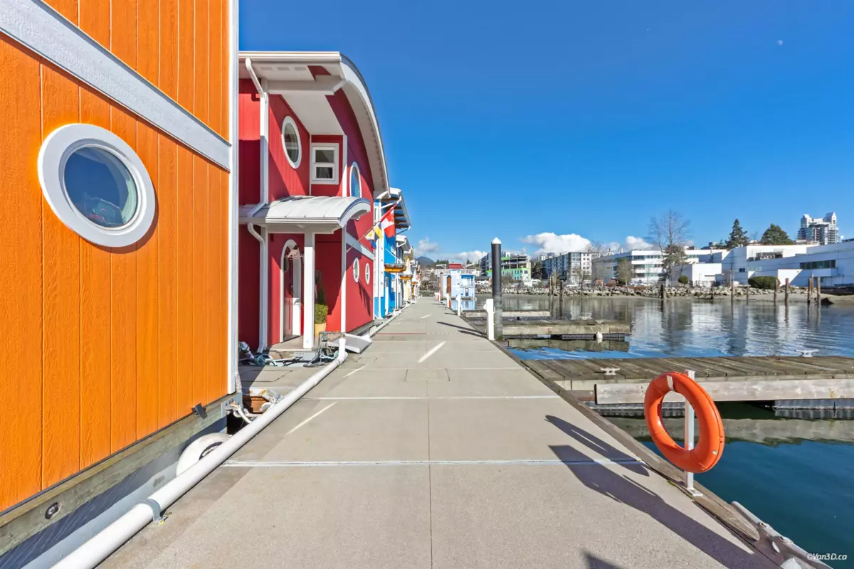 Dining Area Photo of 29 415 Esplanade Avenue, North Vancouver, BC