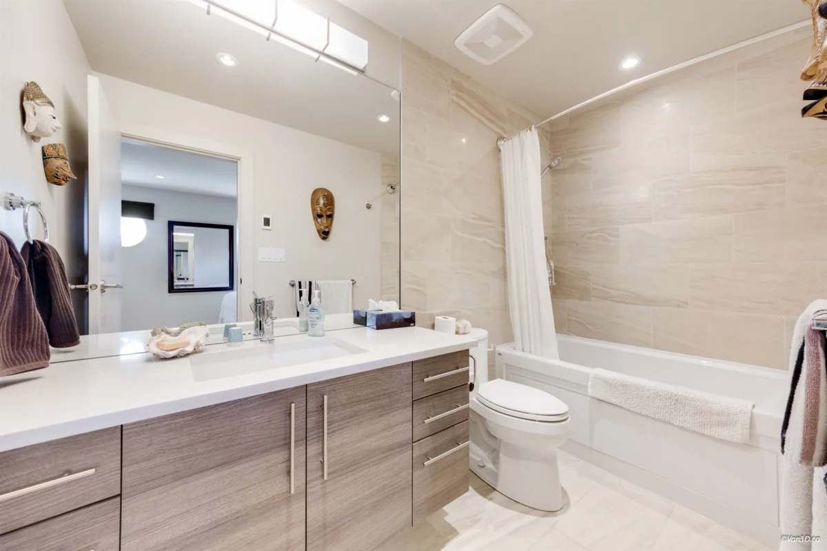 Outdoor Deck Photo of 29 415 Esplanade Avenue, North Vancouver, BC