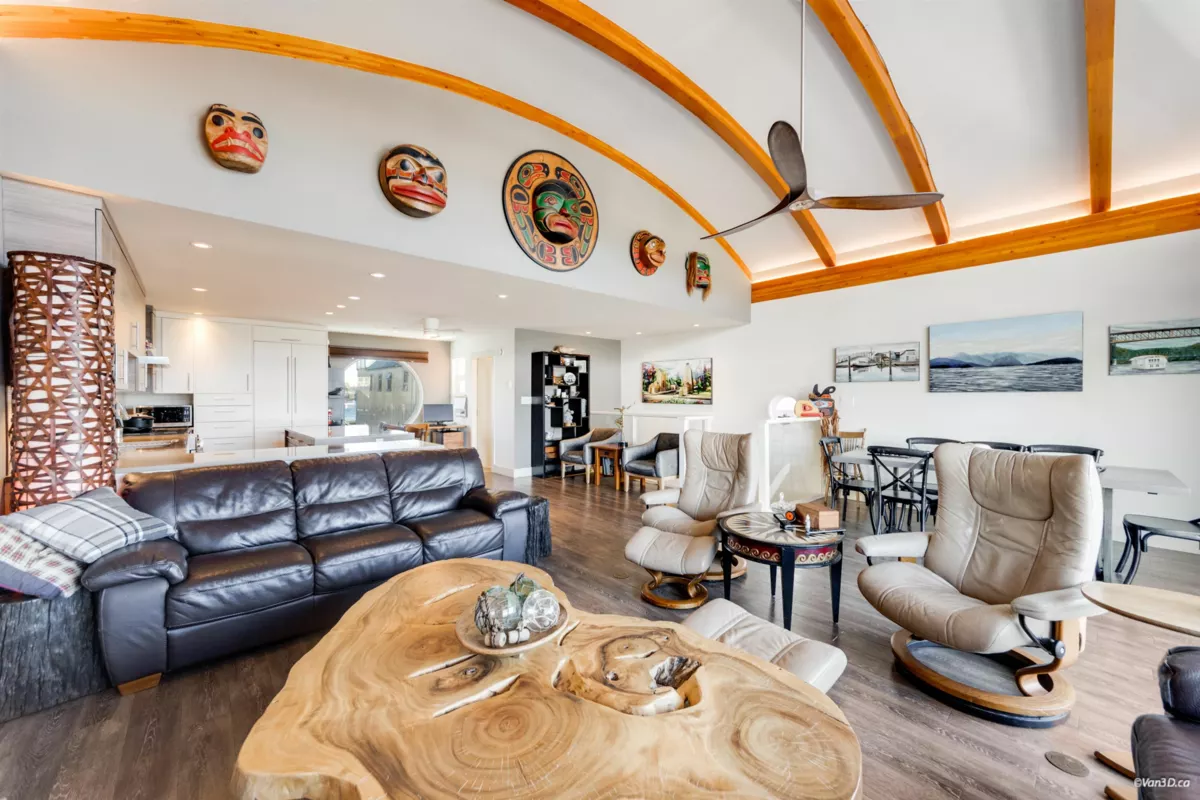 Primary Bathroom Photo of 29 415 Esplanade Avenue, North Vancouver, BC