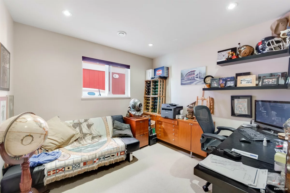 Staircase Photo of 29 415 Esplanade Avenue, North Vancouver, BC