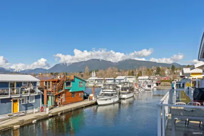 29 415 Esplanade Avenue, North Vancouver, BC, North Vancouver — 3 bed single family residence for sale