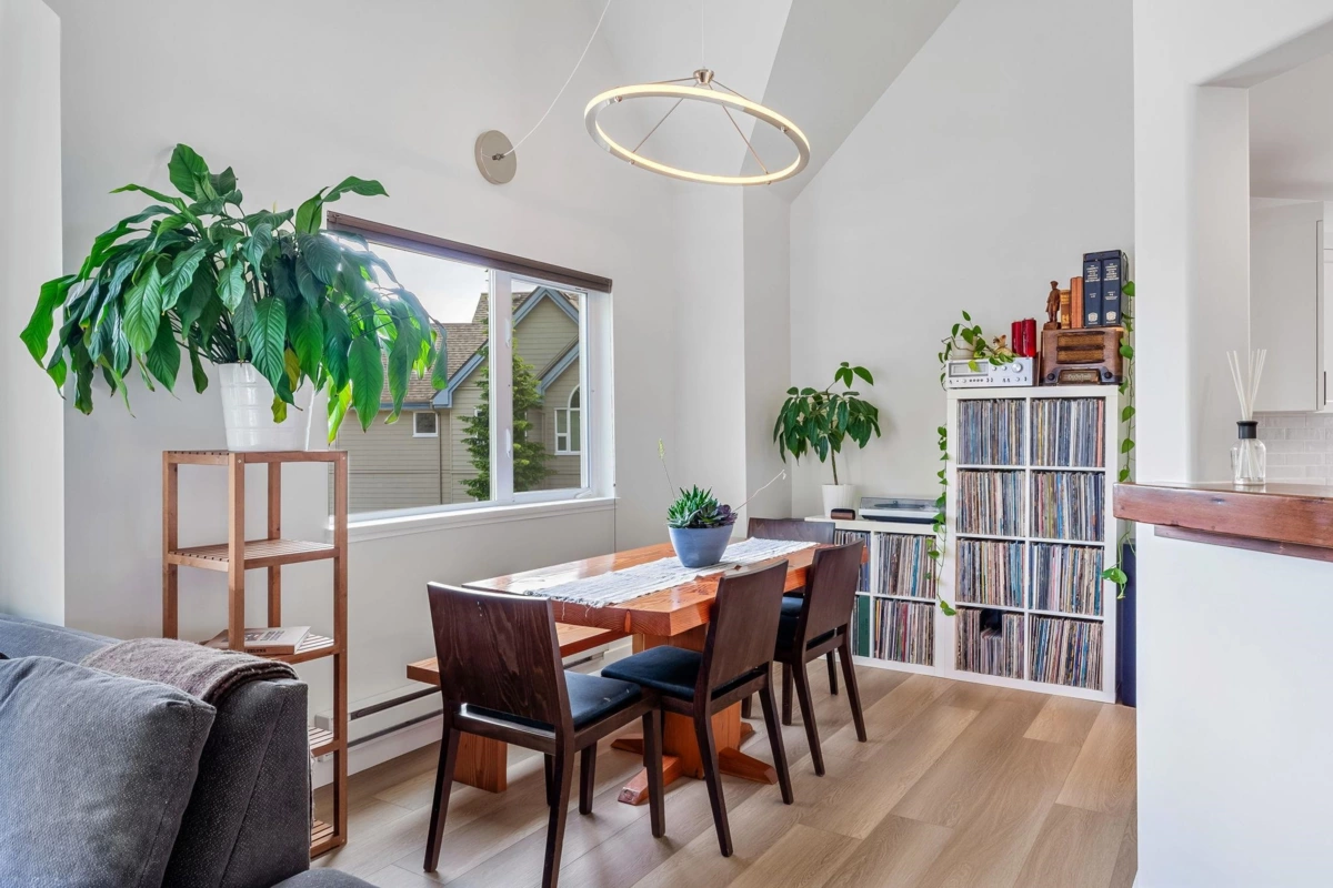 Kitchen Photo of 312 1466 Pemberton Avenue, Squamish, BC