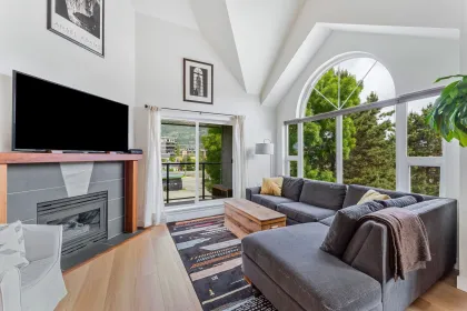 312 1466 Pemberton Avenue, Squamish, BC, Squamish — Apartment/Condo for sale