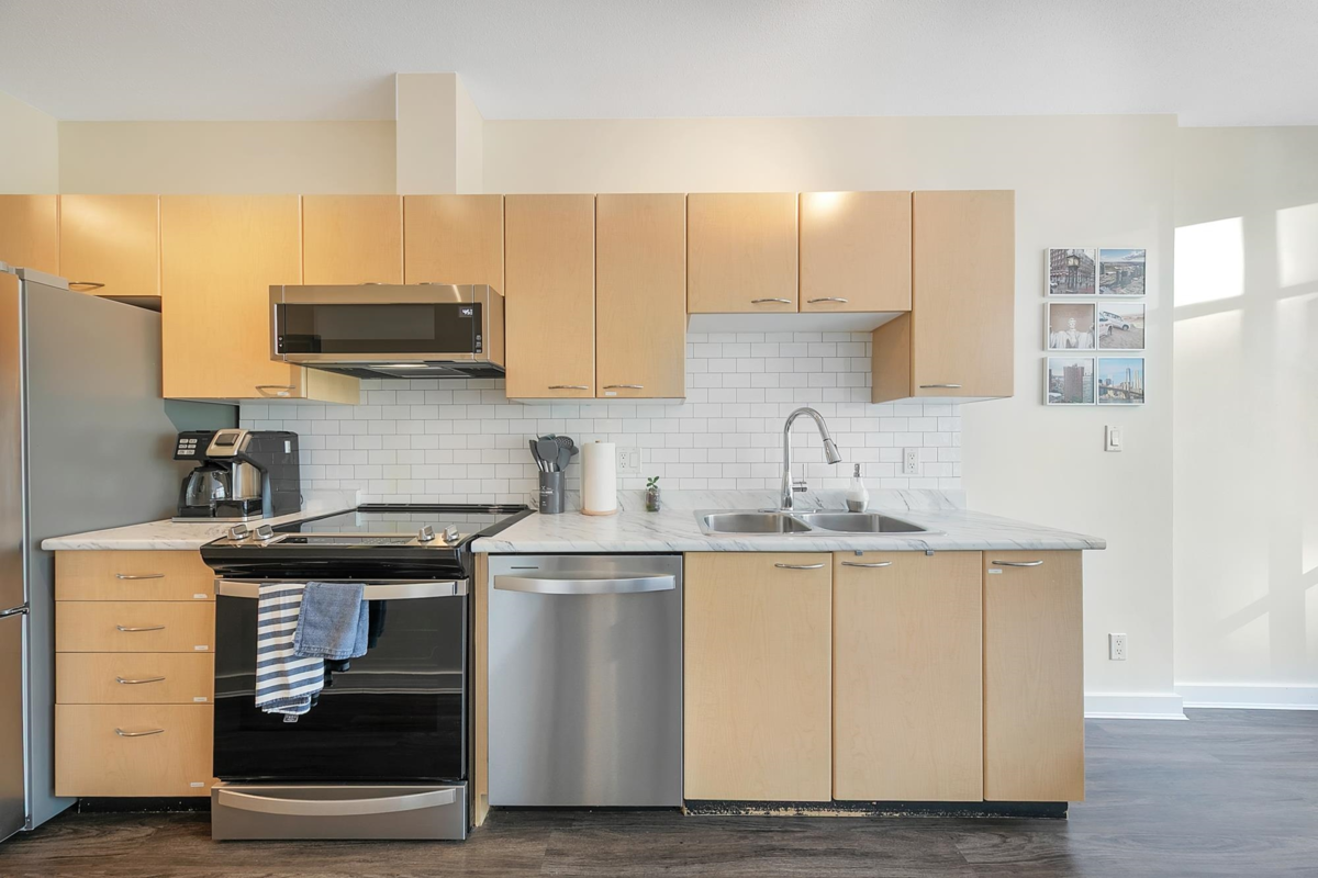 Walk-In Closet Photo of 307 1249 Granville Street, Vancouver, BC