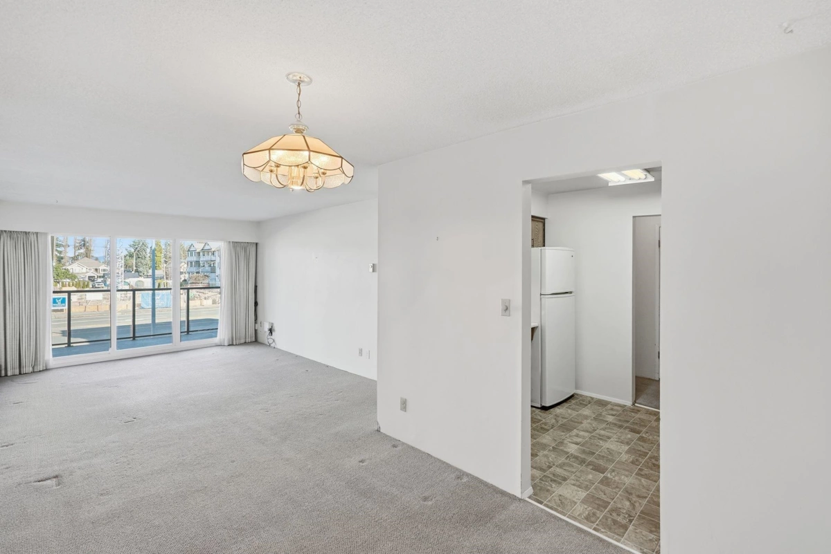 Kitchen Photo of 111 32040 Peardonville Road, Abbotsford, BC
