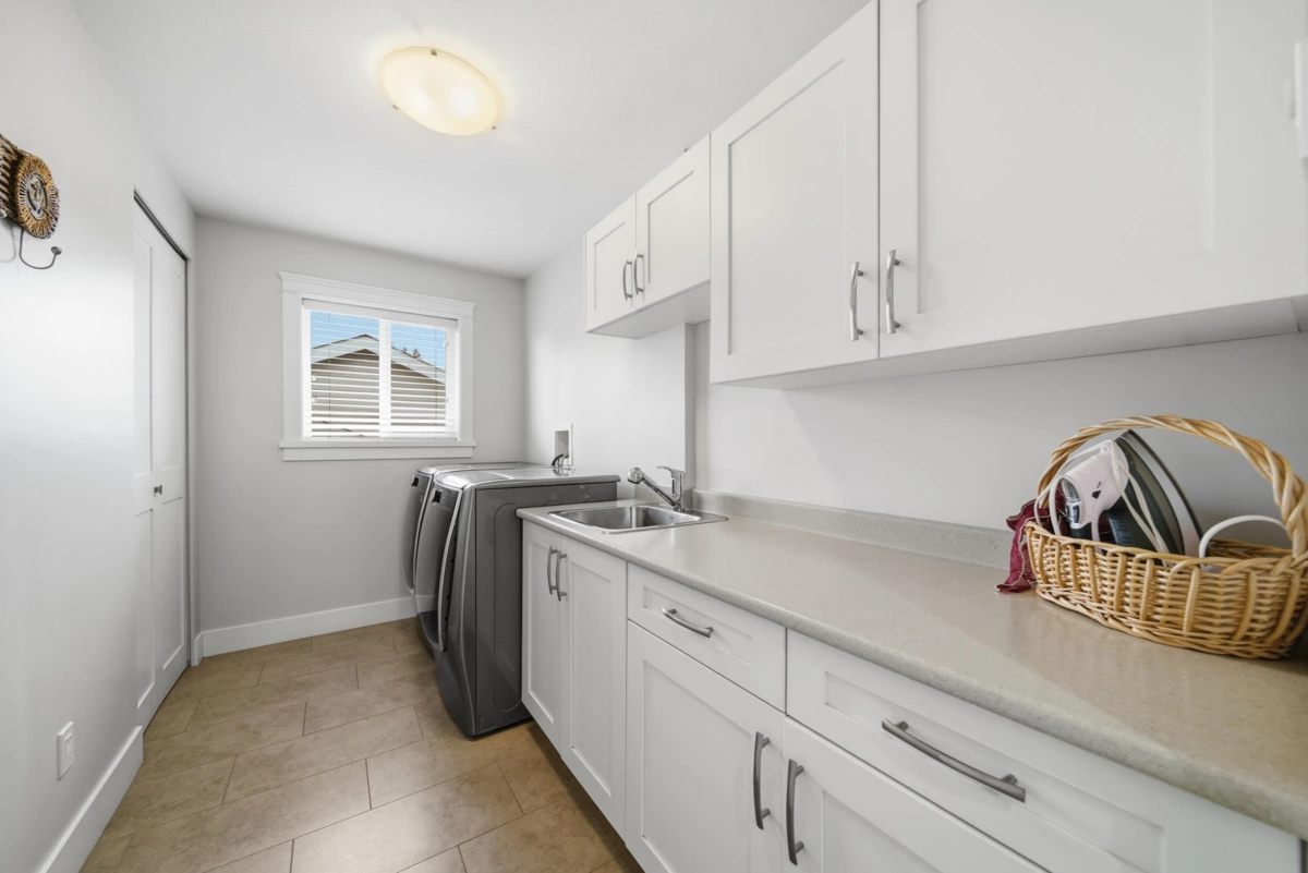 Basement Recreation Room Photo of 24345 104 Avenue, Maple Ridge, BC