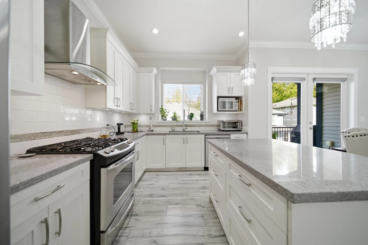 Breakfast Nook Photo of 24345 104 Avenue, Maple Ridge, BC